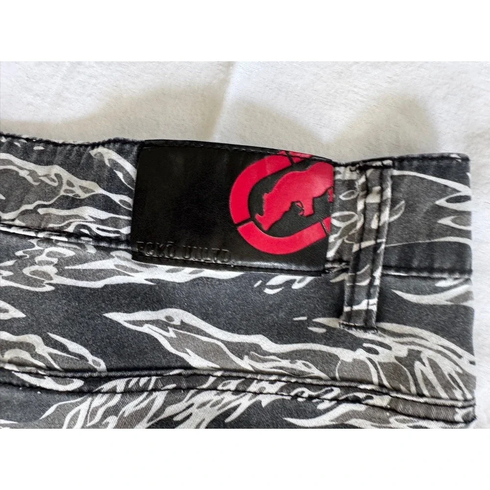 Ecko Unltd Mens Tiger Camo Moto Denim Shorts Streetwear Size 38 utility Y2K